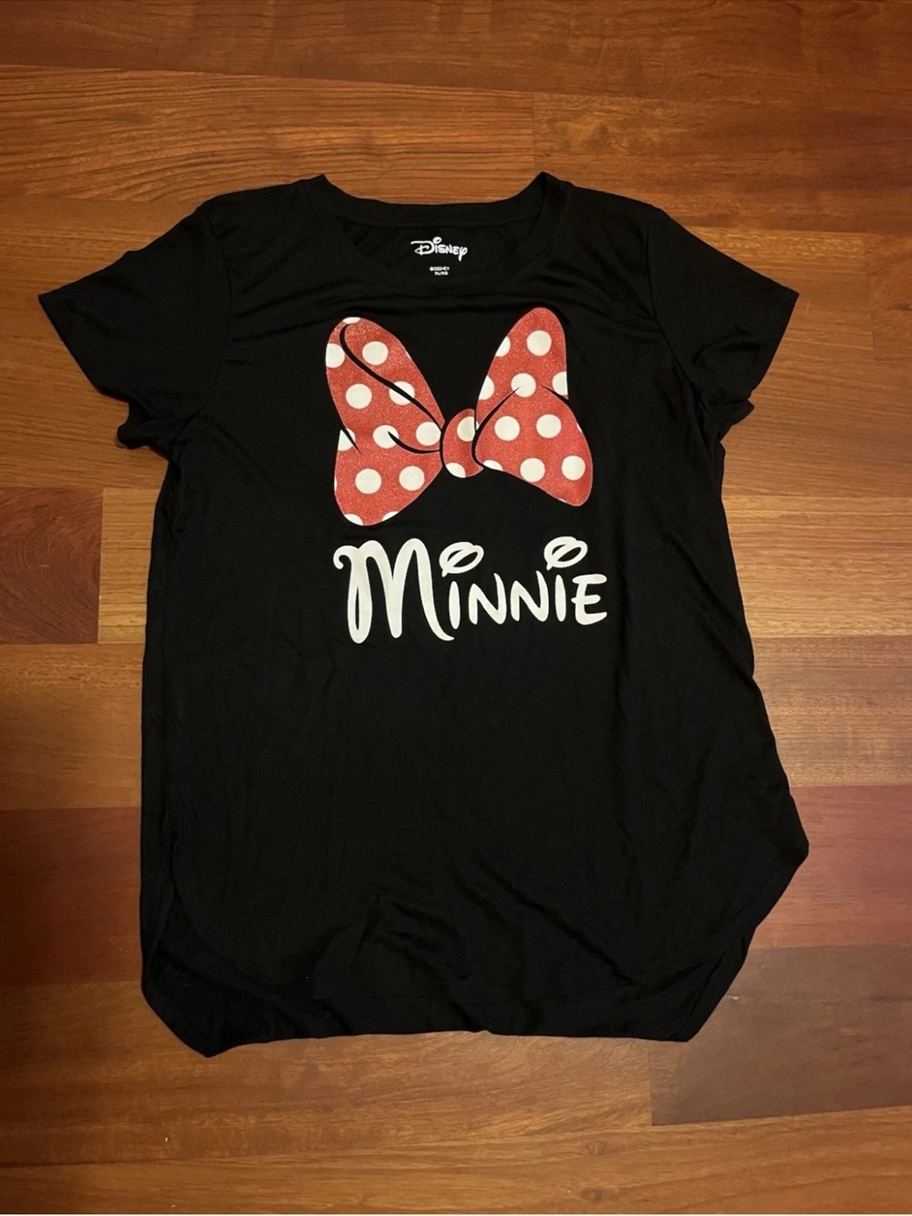 Disney  Minnie Black Tee with Red Polka Dot Bow. Women’s XL